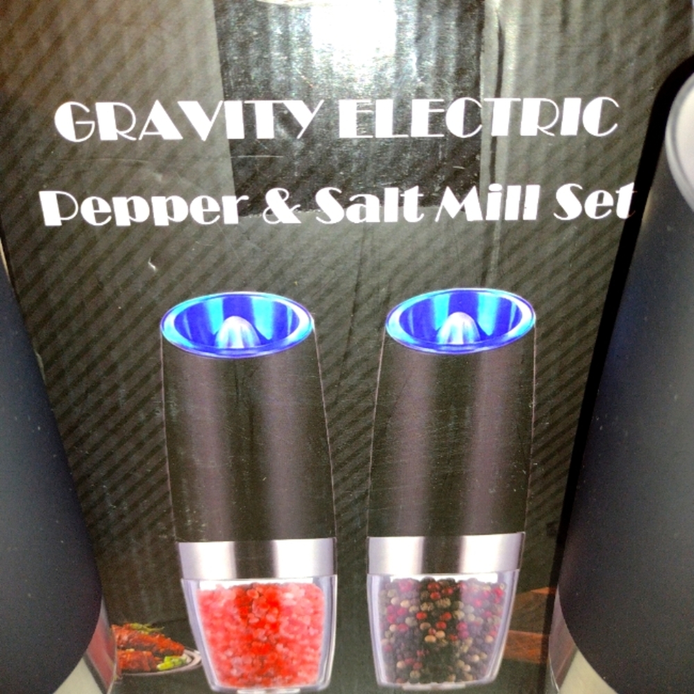 Gravity electric pepper and salt Mill set